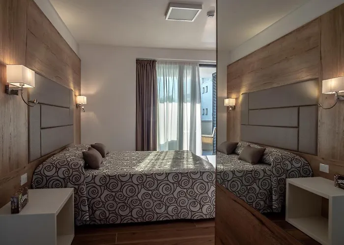 Miramare Aparthotel 4*