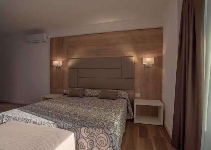 Miramare Aparthotel 4*