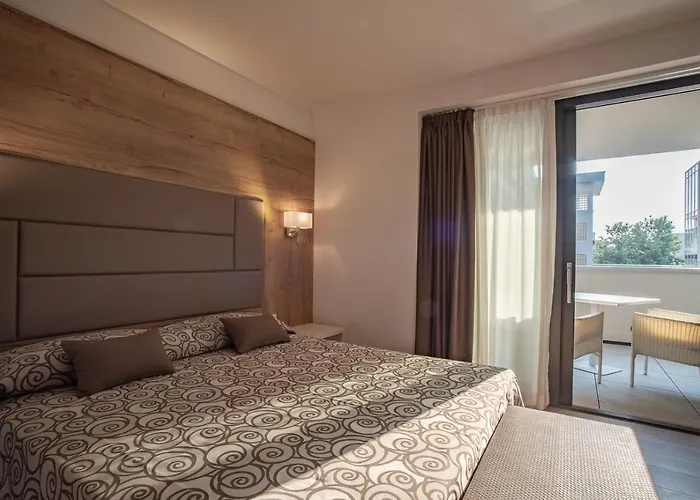 Aparthotel Miramare 4*