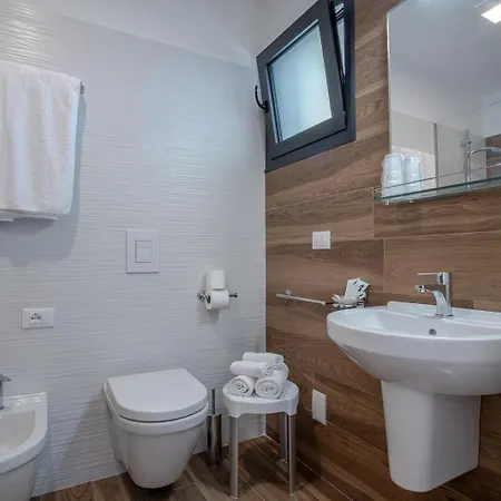 Miramare Apartmanhotel 4*