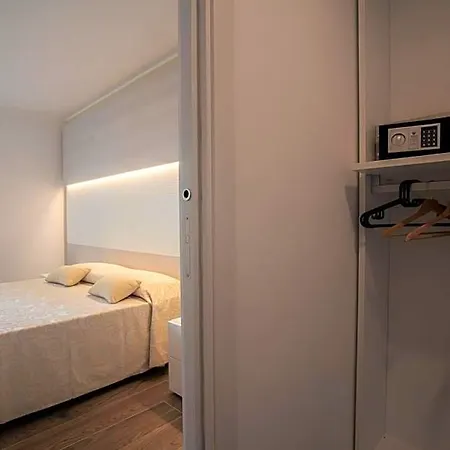 Hotel apartamentowy Miramare 4*