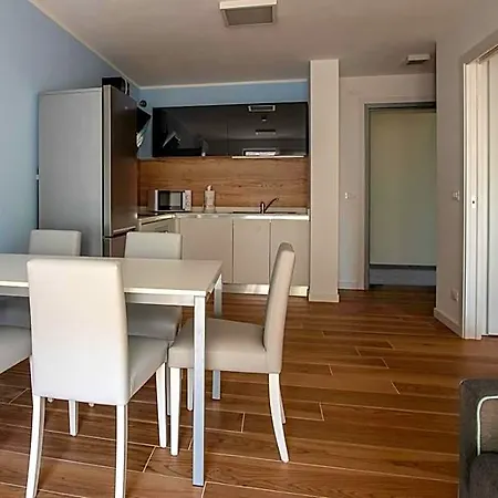 Miramare Hotel apartamentowy 4*