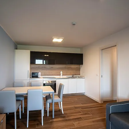 Miramare Hotel apartamentowy 4*