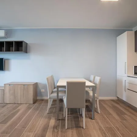 Miramare Hotel apartamentowy 4*