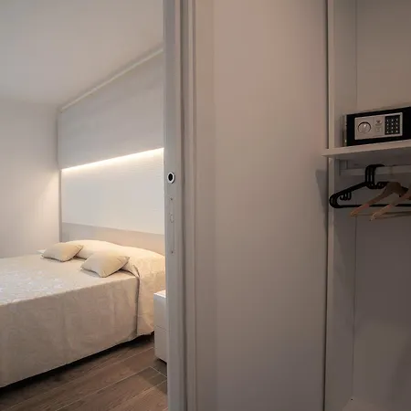 Miramare Apartahotel 4*