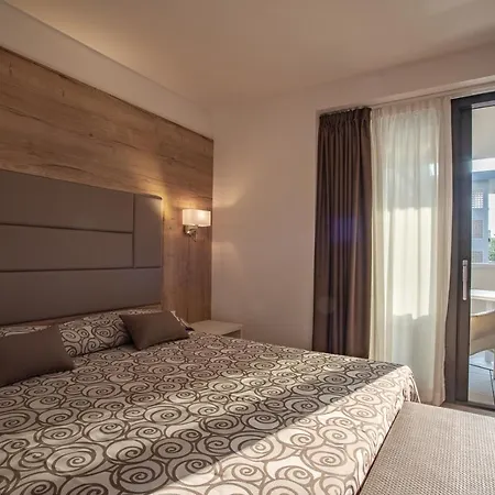 Hotel apartamentowy Miramare 4*