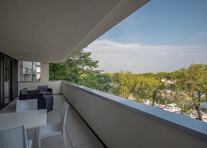 Miramare Aparthotel 4*